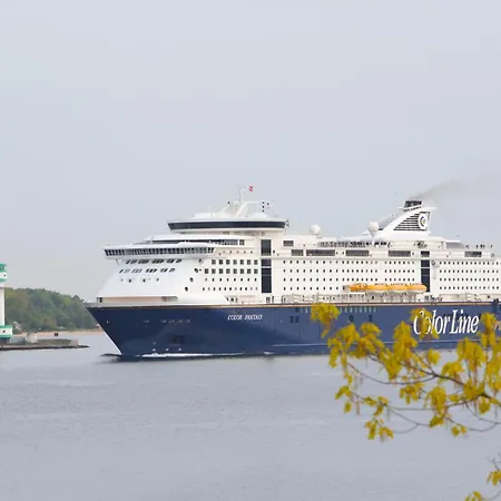 Ostseebad Strandhotel Mit Sauna By Belvilla ホテル 4*