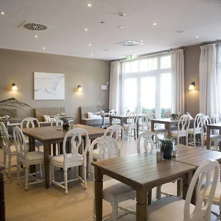 Hotel Strandhotel Seeblick, Ostseebad