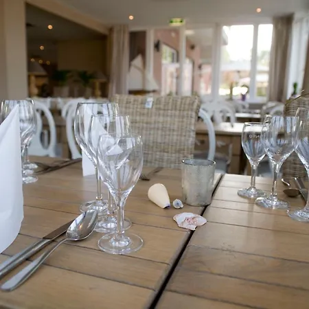 Ostseebad Strandhotel Mit Sauna By Belvilla 4* Heikendorf
