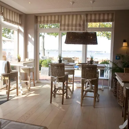 Ostseebad Strandhotel Mit Sauna By Belvilla 4* ハイケンドルフ